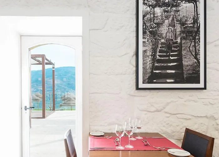 מלון Douro Scala 5*